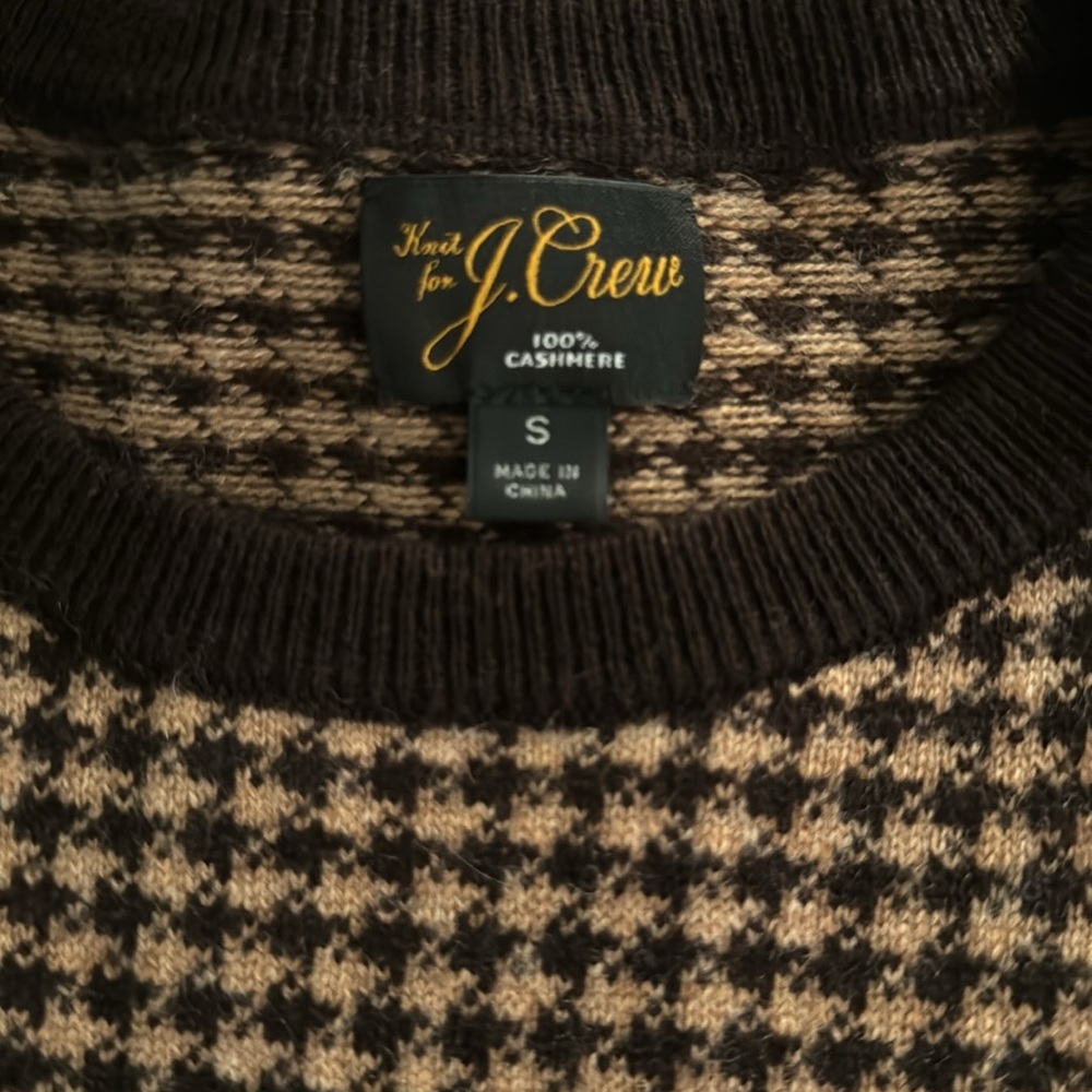 New JCrew Cashmere vneck sweater in houndstooth - Picture 3 of 5